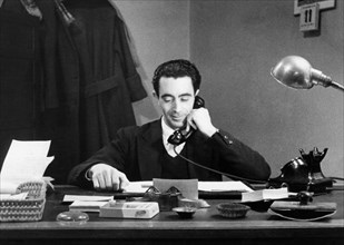 directeur du bureau, 1954