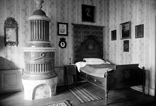 bolzano, chambre d'hôtel avec poêle typique en céramique stube, 1948