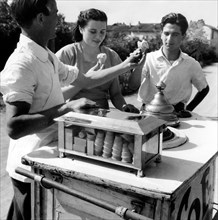 Vendeur de crème glacée, 1948