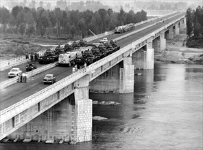 essai du pont sur la rivière po, 1959