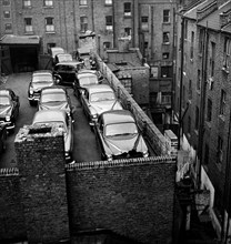 remise à voitures sur une terrasse, 1956