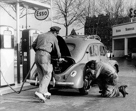 personnel sur patins à roulettes, 1958