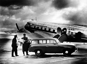 un goliath à l'aéroport, 1953