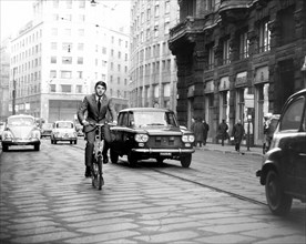cyclotourisme, à milan sur la "bicyclette de l'automobiliste", 1965