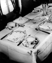 table dressée sur le paquebot rex, 1957