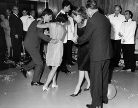 soirée dansante sur le paquebot ausonia, 1960