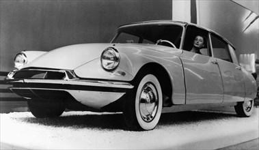 automobile citroen id 19, 1955