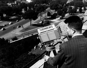 télécontrôle du trafic depuis la torre dei conti à rome, 1957
