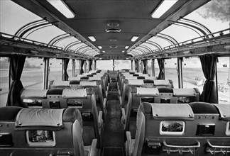 intérieur d'un autocar de la ciat europabus, rome, 1954