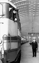 milan, gare centrale, départ du train, 1964