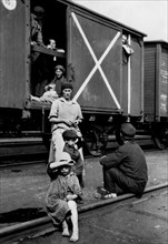 Russian settlers en route to Siberia. 1920-30