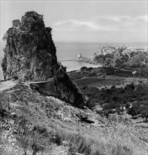 Italy. lazio. view of sperlonga with the beach spiaggia dell'angolo. 1950