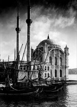 Turkey. Istanbul. the Ortakoy mosque on the banks of the Bosphorus. 1951