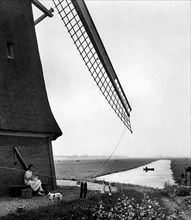 Windmill. Holland. 1920-30