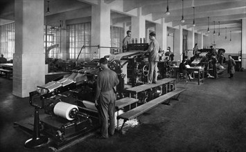 Italy. Lazio. Workers At Work On The Goebel Gravure Machine. 1950
