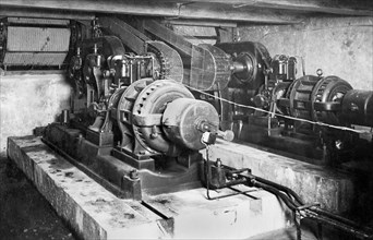 Electric Motors Escalators. Cumana Train. Napoli 1910-20