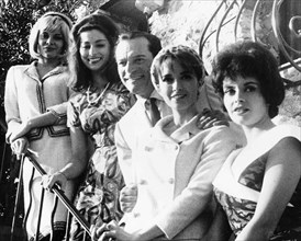Eddie Constantine, Francoise Brion, Eliane D'Almeida, Yvonne Monlaur and Claudine Coster.