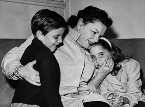 Judy Garland With Her Children Lorna And Joe.