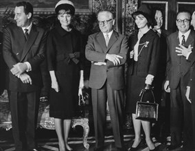 Alberto Sordi, Audrey Hepburn, Giovanni Gronchi, Claudia Cardinale and Dino De Laurentiis.