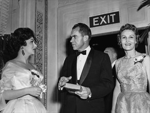Gina Lollobrigida, Richard Nixon and Pat Nixon.