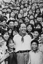 Mao Tse Tung Con Studenti E Insegnanti.