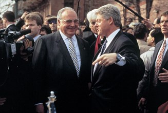 Bill Clinton. Helmut Kohl. 1998