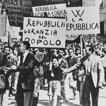 Italy, demonstration for republic, 1946