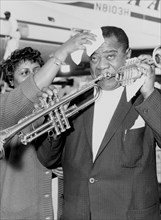 Louis armstrong with his wife lucille