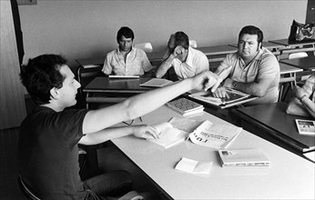 Italy, workers in literacy courses, 70s