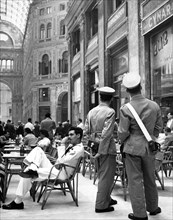 Carabinieri in the gallery San Carlo in Naples, 1960
