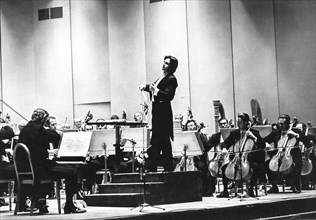 Riccardo muti during a concert, 70's