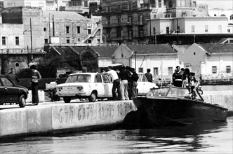 Cigarettes muggling , naples harbour, 70's