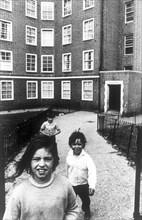 Uk, london, children in a working class neighbourhood, 70's