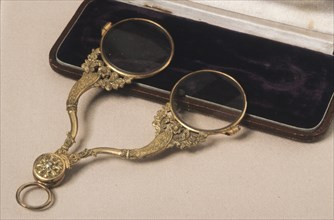 Eyewear history, fassamano scissor with case, the XIX century