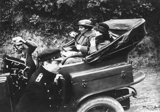 The Regina Elena in the car to visit the front, 1918
