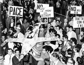 Demonstration against the war in Vietnam, Rome 1968