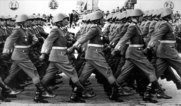 Parade of the people's police departments, volkspolizei, marx- engels platz, east berlin, germany