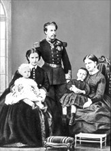 Maria pia of Savoy, Princess Maria Clotilde of Savoy, Louis I of braganza and little children, 1862