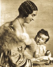 Anna d'orleans with her daughter margherita, 1931