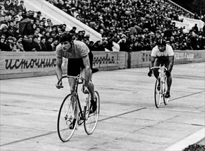 Cycling, race in pursuit on track, Moscow, 1967