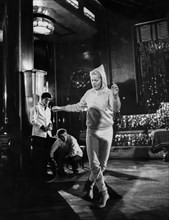 Carroll baker during the rehearsals of Harlow, 1965