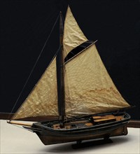 Model of Canarian fishing sloop.