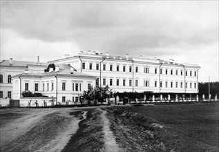 The building of the Saratov Institute for Noble Maidens circa before or circa 1917