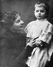 Inessa Armand with daughter Inna circa  14 September 1899