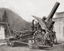 A Big Bertha, a heavy howitzer gun developed in Germany at the start of World War One.