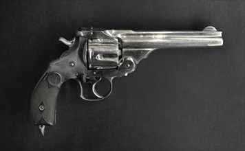Revolver Smith & Wesson N