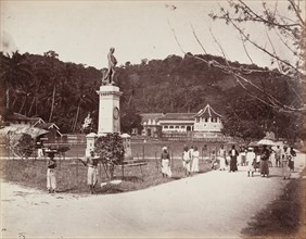 Statue of Sir Henry Ward in front of Sri Dalada Maligawa, Kandy