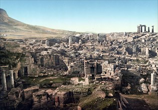 General view of the excavations at Corinth with the Temple.