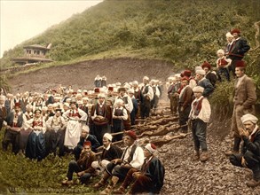 A group of peasants and peasant women.