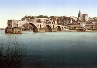 The Pont Saint-Benezet bridge